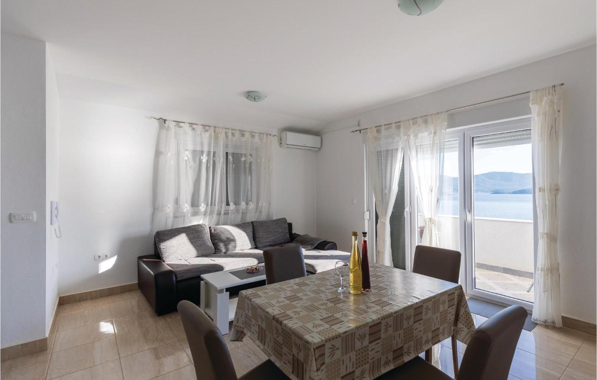1 Bedroom Cozy Apartment In Klek Zewnętrze zdjęcie