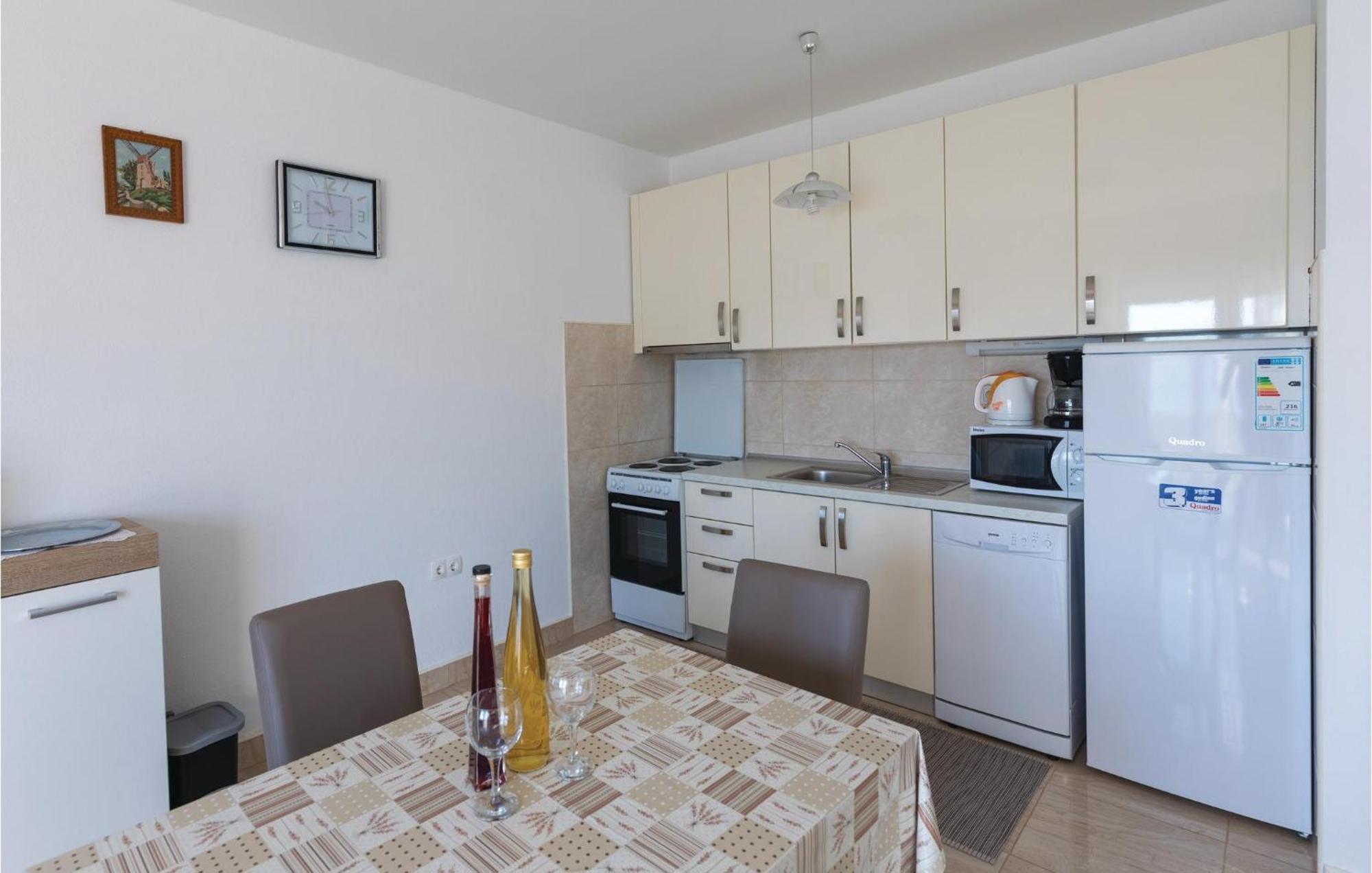 1 Bedroom Cozy Apartment In Klek Zewnętrze zdjęcie